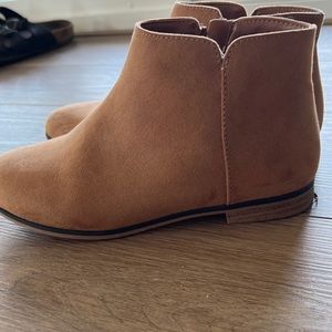 Cat and Jack flat booties